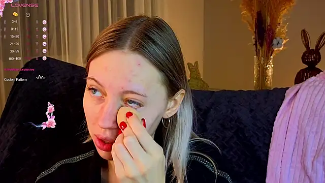 NyxaThorn online show from 12/01/25, 02:33