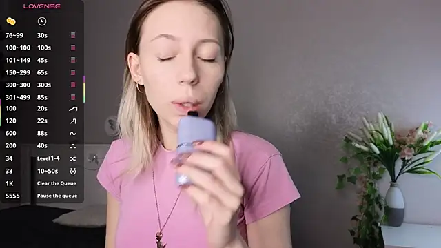 NyxaThorn online show from 04/09/26, 04:56