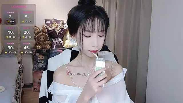 Snapshot of M-OTT_ chatting on 02/16/26, 12:01 M-OTT online show from 02/16/26, 12:01