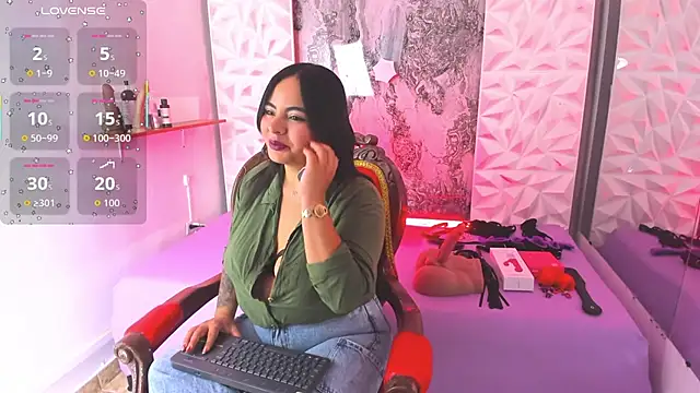 Luciana r online show from 11/15/25, 09:54