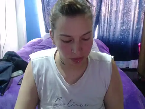 cloequeen15 online show from 09/30/25, 09:53