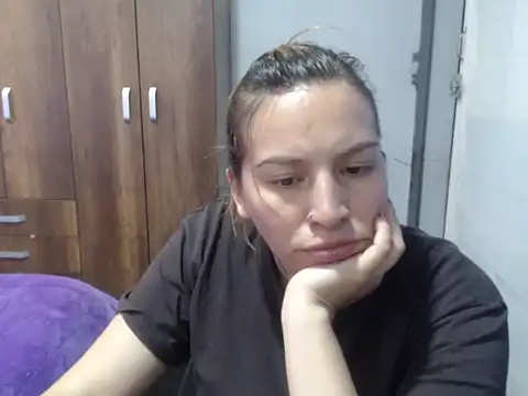 cloequeen15 online show from 11/14/25, 03:33