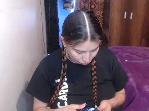 Snapshot of cloequeen15 chatting on 03/15/26, 02:12 cloequeen15 online show from 03/15/26, 02:12