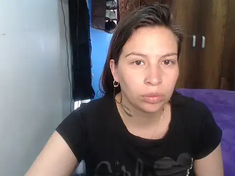 Snapshot of cloequeen15 chatting on 03/21/26, 03:04 cloequeen15 online show from 03/21/26, 03:04