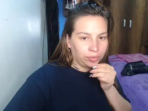 Snapshot of cloequeen15 chatting on 03/30/26, 07:48 cloequeen15 online show from 03/30/26, 07:48