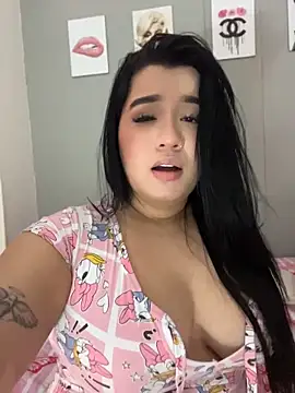 Snapshot of Aliciawhitee chatting on 04/27/26, 03:37 Aliciawhitee online show from 04/27/26, 03:37