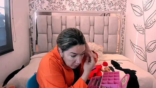 Snapshot of Chanel__Rose__ chatting on 09/24/25, 12:19 Chanel Rose online show from 09/24/25, 12:19