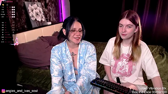 Threesomebabes online show from 09/29/25, 11:15