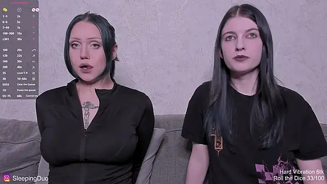 Snapshot of Threesomebabes chatting on 03/29/26, 08:20 Threesomebabes online show from 03/29/26, 08:20