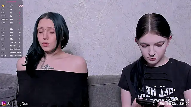 Snapshot of Threesomebabes chatting on 04/06/26, 01:34 Threesomebabes online show from 04/06/26, 01:34