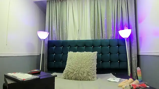 Oriana Jhonson online show from 07/15/26, 12:49
