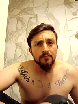 Snapshot of Macrhizz chatting on 11/15/25, 06:00 Macrhizz online show from 11/15/25, 06:00