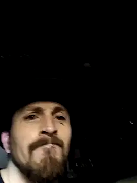 Snapshot of Macrhizz chatting on 12/20/25, 07:37 Macrhizz online show from 12/20/25, 07:37