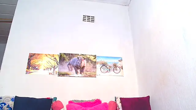 Snapshot of LoloQueen5 chatting on 09/21/25, 12:07 LoloQueen5 online show from 09/21/25, 12:07