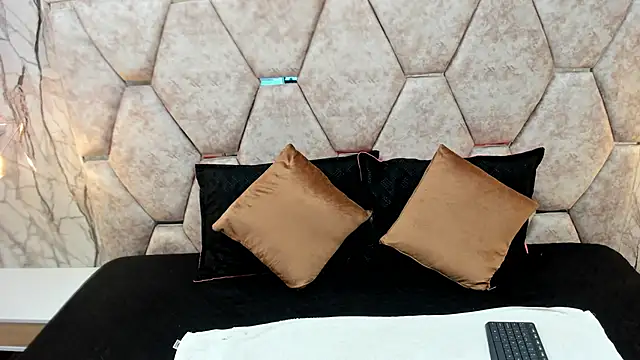 EXOTIC EBONY  online show from 09/26/25, 07:07