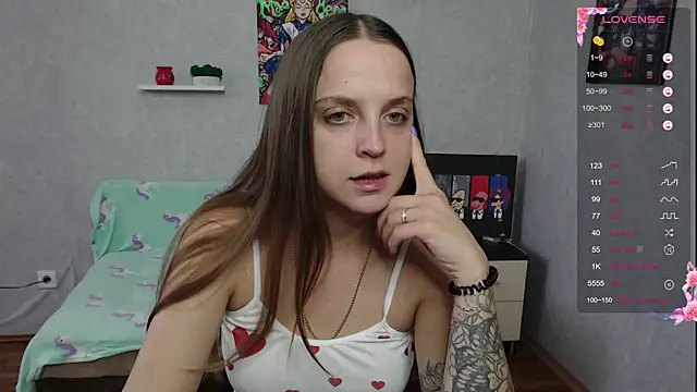 Snapshot of Violetwin chatting on 09/20/25, 11:22 Violetwin online show from 09/20/25, 11:22