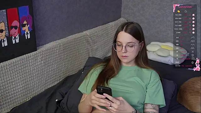 Snapshot of Violetwin chatting on 03/28/26, 12:05 Violetwin online show from 03/28/26, 12:05