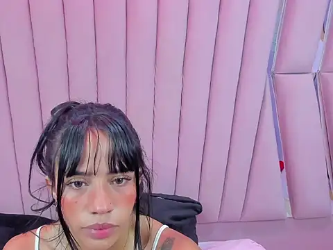 hazel 18  online show from 10/03/25, 08:28