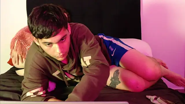 Snapshot of Samantha_2190 chatting on 11/16/25, 05:13 Samantha 2190 online show from 11/16/25, 05:13