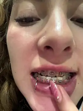 Snapshot of Samantha_2190 chatting on 12/03/25, 03:58 Samantha 2190 online show from 12/03/25, 03:58