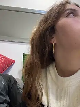 Snapshot of Samantha_2190 chatting on 12/14/25, 04:18 Samantha 2190 online show from 12/14/25, 04:18