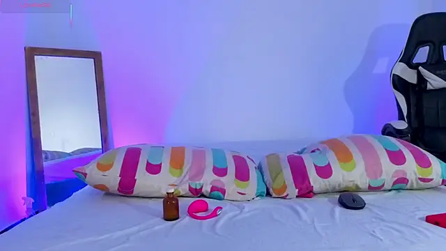 Snapshot of Mike_Benelli chatting on 10/19/25, 09:04 Mike Benelli online show from 10/19/25, 09:04