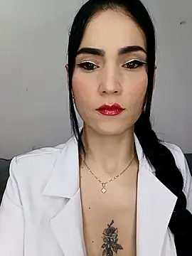 Snapshot of jamila_zair chatting on 10/22/25, 01:11 jamila zair online show from 10/22/25, 01:11