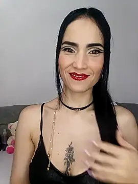 Snapshot of jamila_zair chatting on 10/27/25, 06:01 jamila zair online show from 10/27/25, 06:01