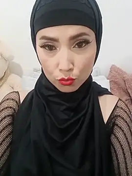 Snapshot of jamila_zair chatting on 05/27/26, 02:14 jamila zair online show from 05/27/26, 02:14
