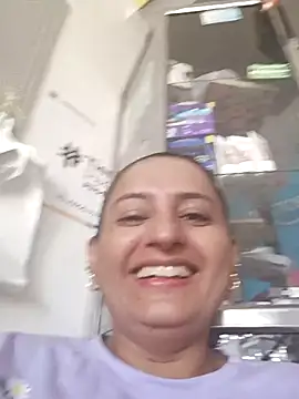 Snapshot of Titiss8921 chatting on 11/10/25, 01:10 Titiss8921 online show from 11/10/25, 01:10