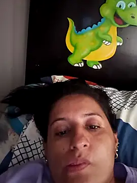 Snapshot of Titiss8921 chatting on 11/15/25, 07:10 Titiss8921 online show from 11/15/25, 07:10