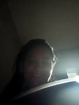 Snapshot of Titiss8921 chatting on 11/27/25, 02:35 Titiss8921 online show from 11/27/25, 02:35