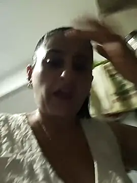 Snapshot of Titiss8921 chatting on 12/14/25, 02:39 Titiss8921 online show from 12/14/25, 02:39