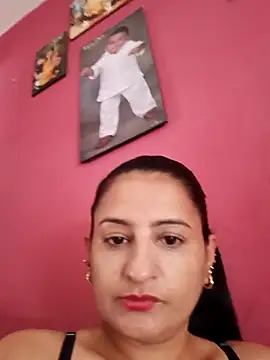 Snapshot of Titiss8921 chatting on 12/17/25, 07:53 Titiss8921 online show from 12/17/25, 07:53