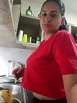 Snapshot of Titiss8921 chatting on 12/22/25, 07:11 Titiss8921 online show from 12/22/25, 07:11