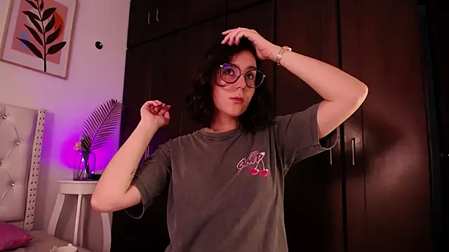 Snapshot of barbyehot chatting on 04/08/26, 10:10 barbyehot online show from 04/08/26, 10:10