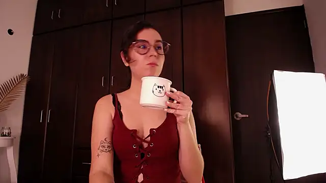 Snapshot of barbyehot chatting on 04/09/26, 10:15 barbyehot online show from 04/09/26, 10:15