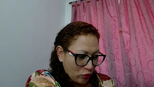 TifanyQueen  online show from 09/24/25, 04:54