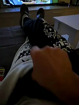 Snapshot of maialexte chatting on 12/16/25, 08:36 maialexte online show from 12/16/25, 08:36