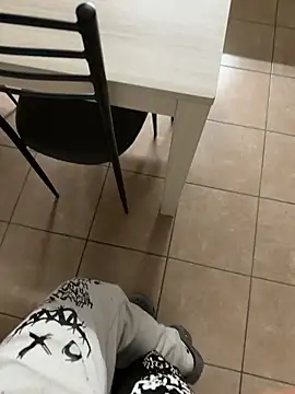 Snapshot of maialexte chatting on 01/05/26, 10:24 maialexte online show from 01/05/26, 10:24