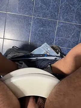 Snapshot of maialexte chatting on 01/11/26, 06:18 maialexte online show from 01/11/26, 06:18