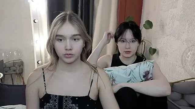 Snapshot of Vel1ka chatting on 03/12/26, 12:00 Vel1ka online show from 03/12/26, 12:00