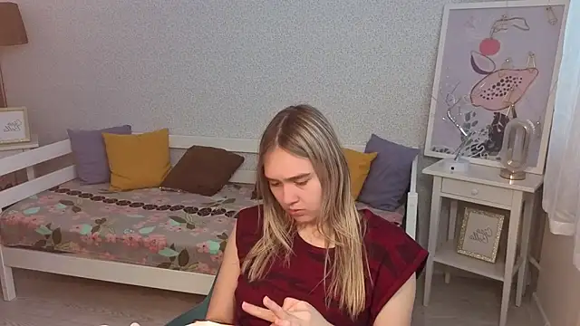 Snapshot of Vel1ka chatting on 04/15/26, 12:12 Vel1ka online show from 04/15/26, 12:12