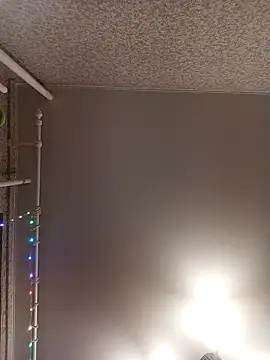 Snapshot of Vel1ka chatting on 04/24/26, 03:47 Vel1ka online show from 04/24/26, 03:47