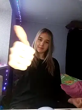 Snapshot of Vel1ka chatting on 04/26/26, 04:32 Vel1ka online show from 04/26/26, 04:32