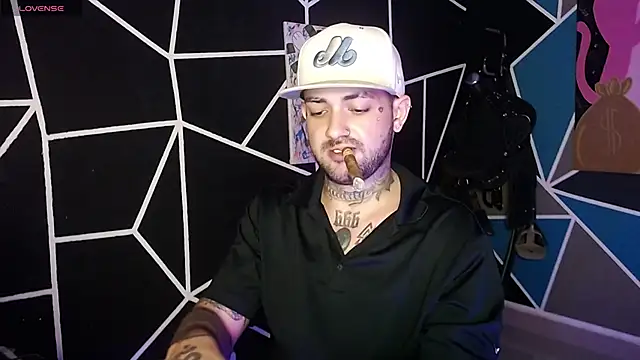 Snapshot of nicolastorres99 chatting on 10/25/25, 03:25 nicolastorres99 online show from 10/25/25, 03:25