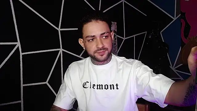 Snapshot of nicolastorres99 chatting on 11/03/25, 03:19 nicolastorres99 online show from 11/03/25, 03:19