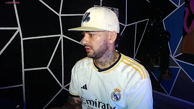 Snapshot of nicolastorres99 chatting on 11/04/25, 02:43 nicolastorres99 online show from 11/04/25, 02:43