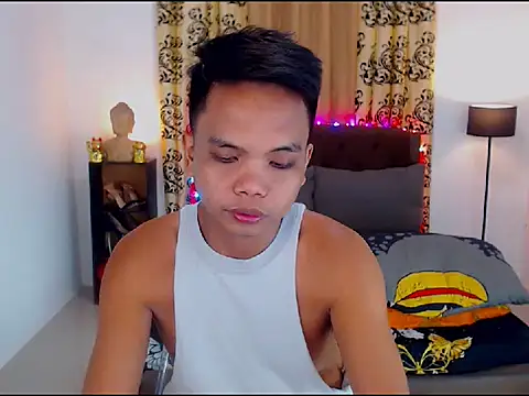 Snapshot of XExtraServiceManX chatting on 09/17/25, 03:14 XExtraServiceManX online show from 09/17/25, 03:14