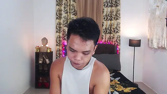 Snapshot of XExtraServiceManX chatting on 09/27/25, 03:06 XExtraServiceManX online show from 09/27/25, 03:06